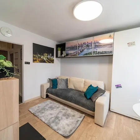 Metro Lux شقة وارسو